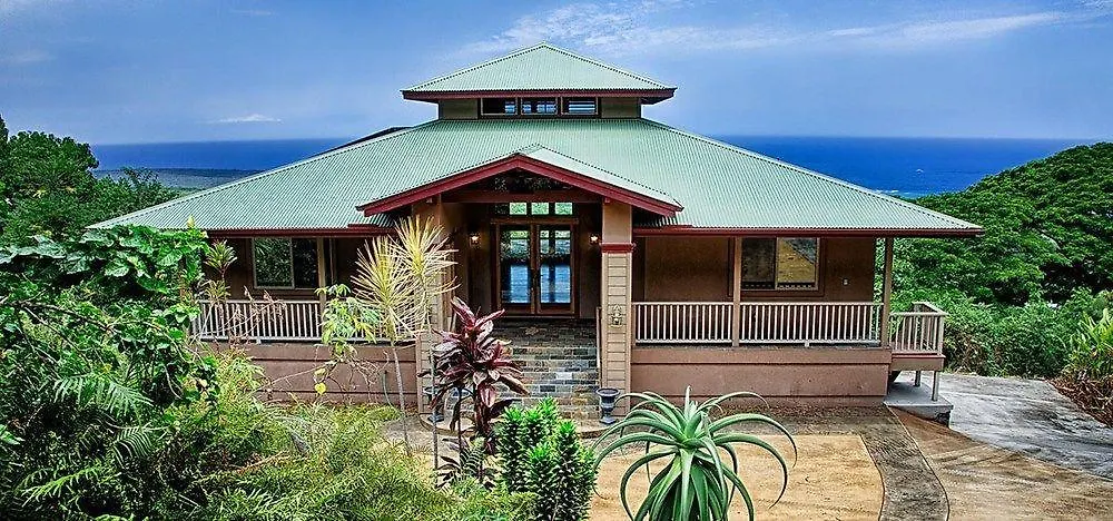 Kona Palace In Captain Cook location