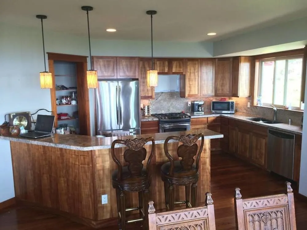 Hotel Kona Palace In Captain Cook