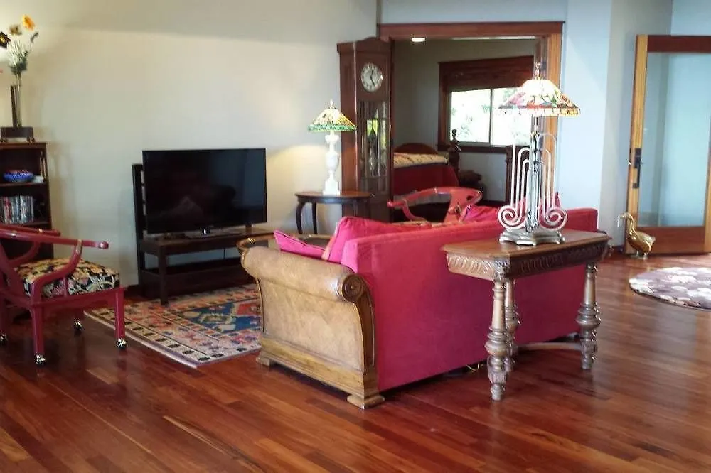 *** Hotel Kona Palace In Captain Cook United States